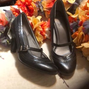 Life Stride Mary Jane style heel size 7.5 memory foam insoles